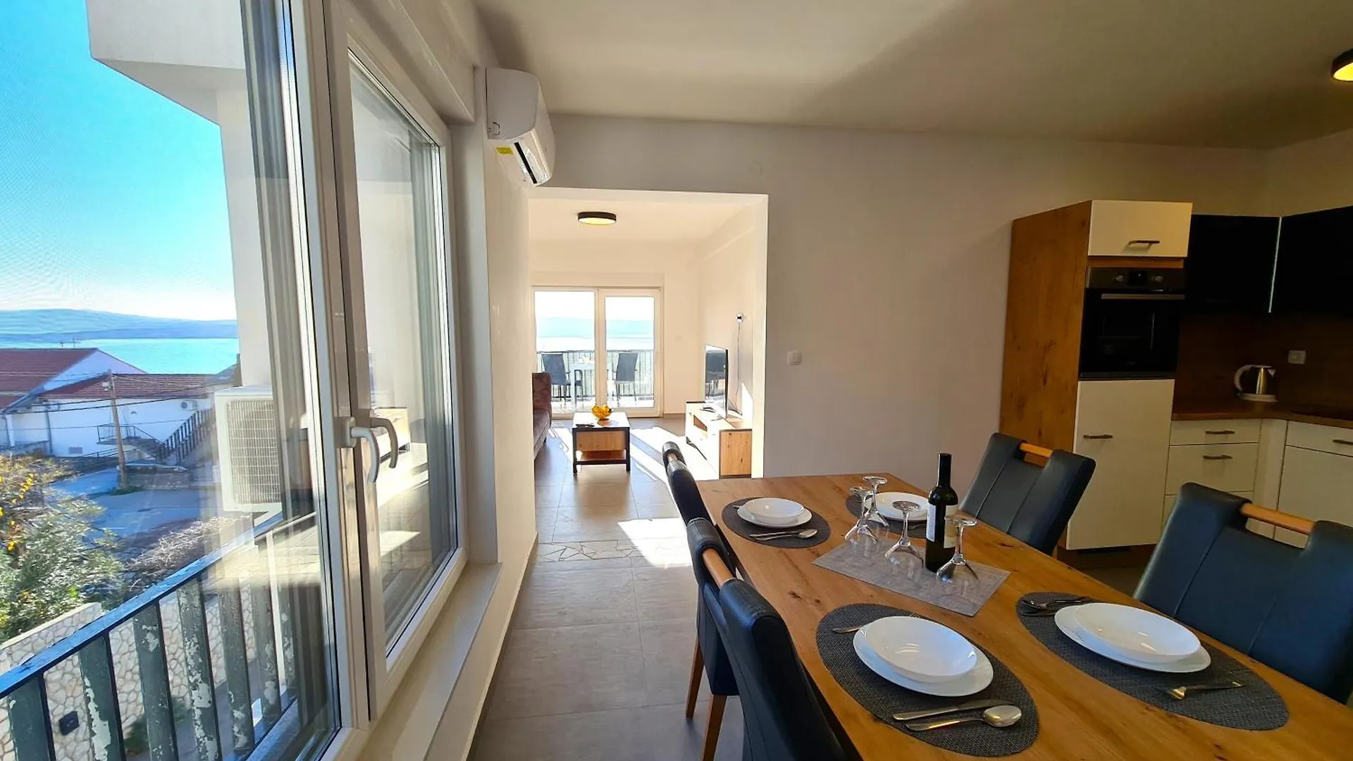 Mistral A Apartments Dramalj 0*,
