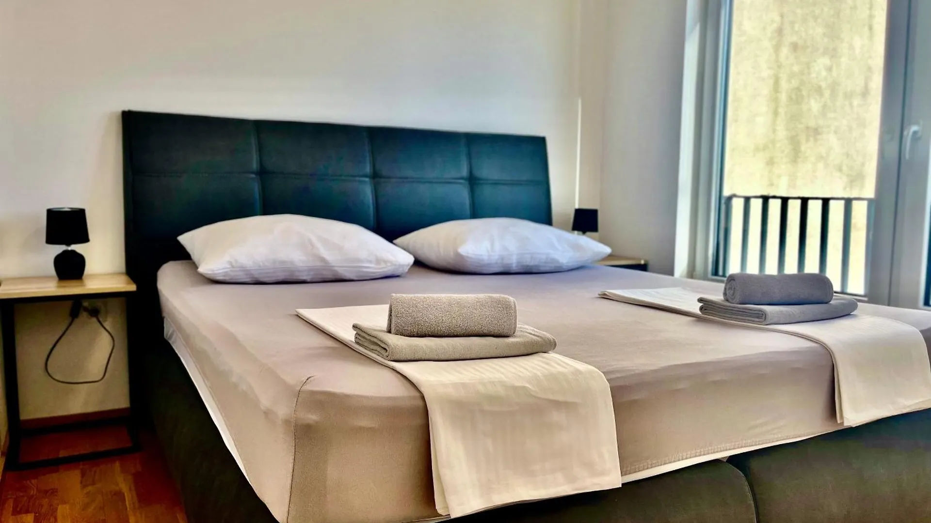 Mistral A Apartments Dramalj