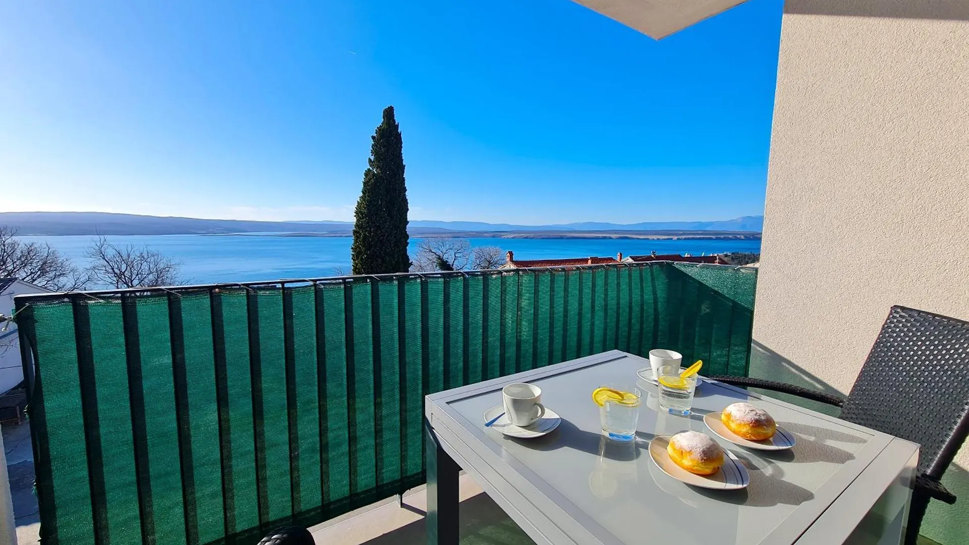 Mistral A Apartments Dramalj