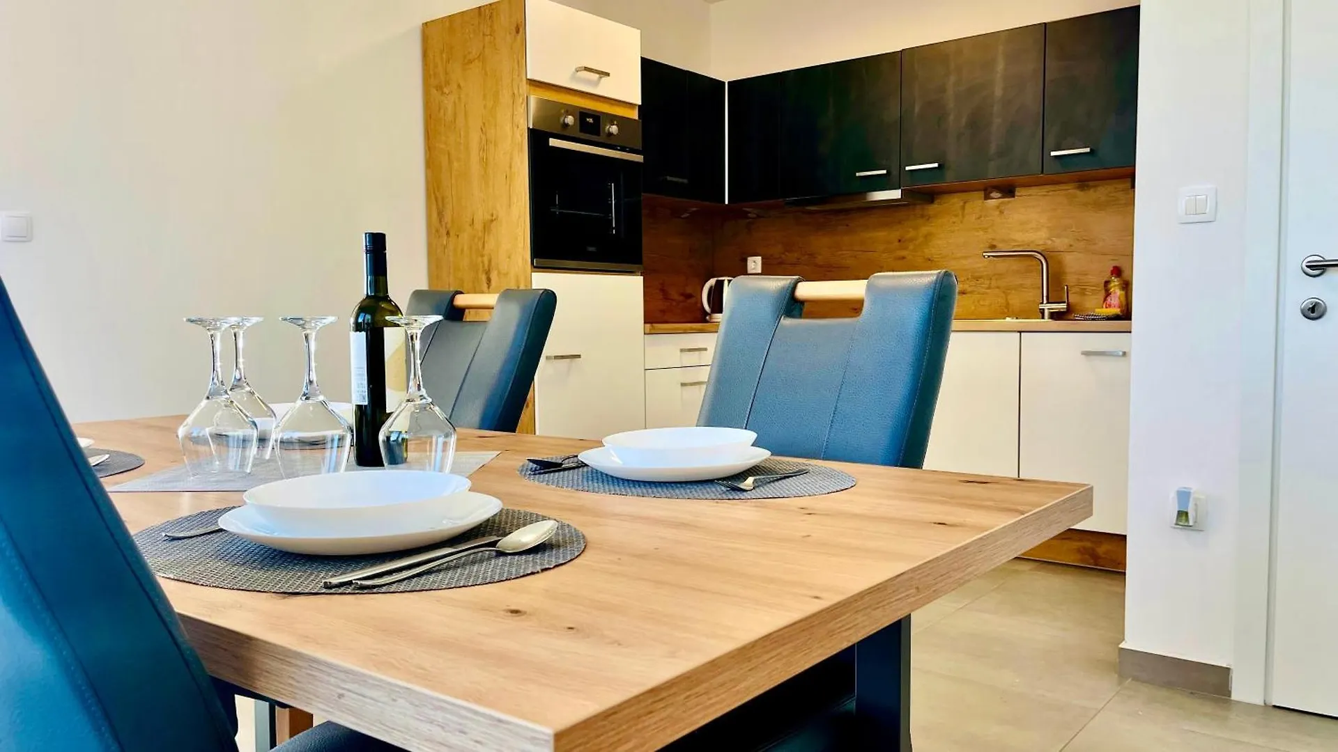 Mistral A Apartments Dramalj 0*,