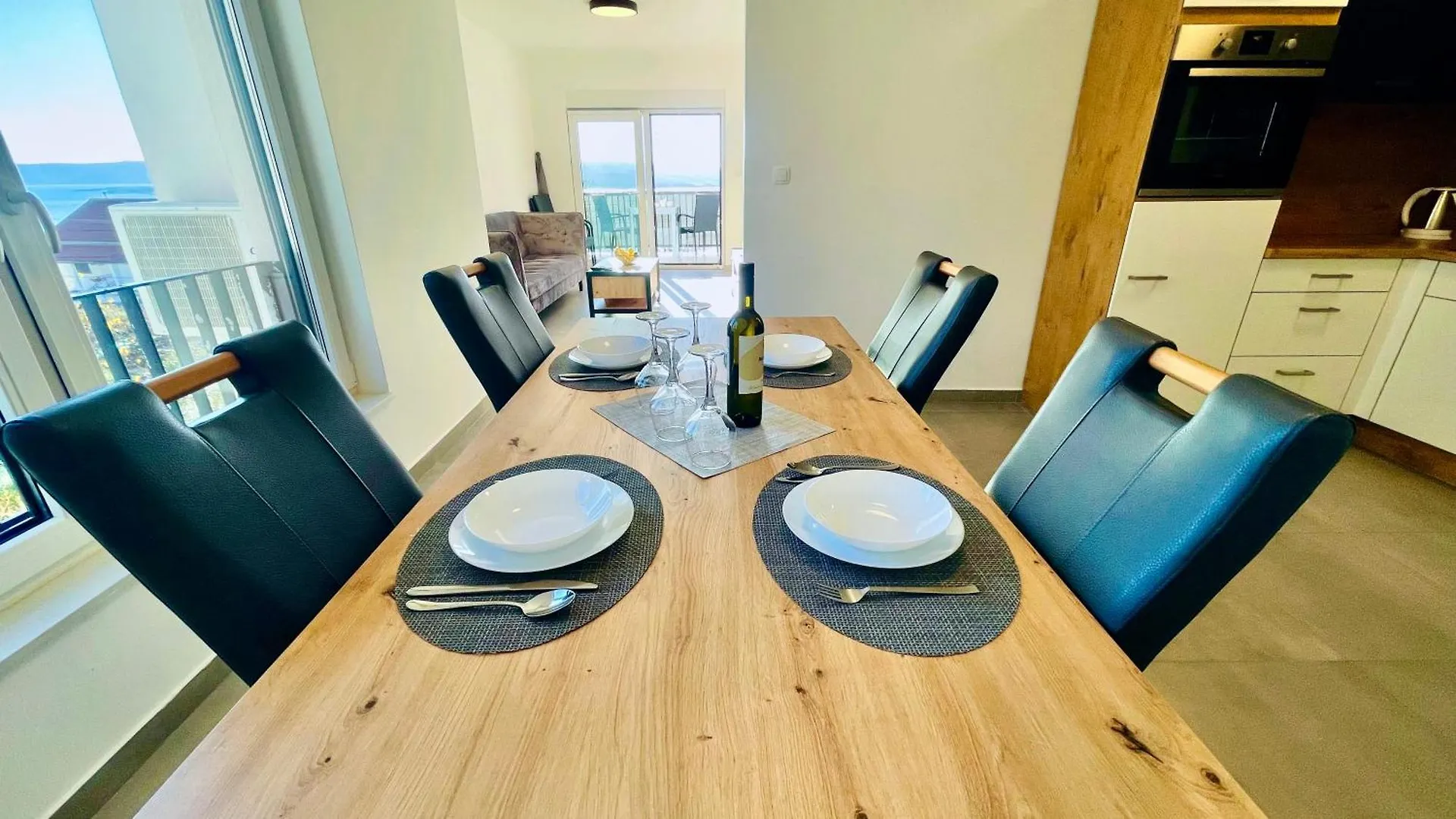 Mistral A Apartments Dramalj